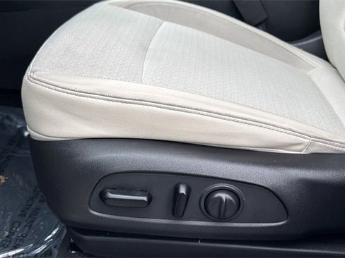 Used 2022 Buick Encore GX Preferred w/ Sport Touring Package image 13