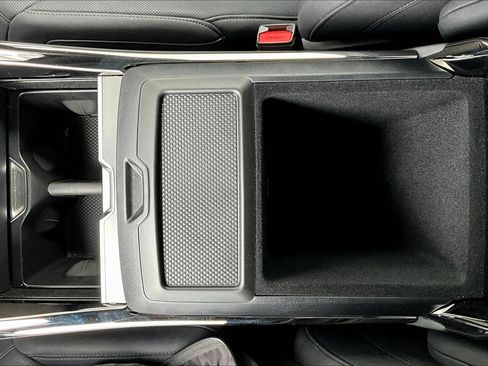 Used 2025 Land Rover Range Rover Sport SE image 32