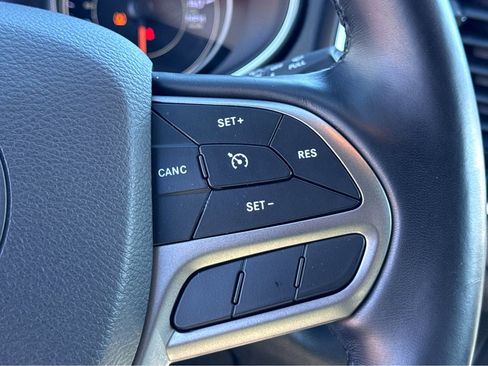 Used 2020 Jeep Cherokee Limited image 17