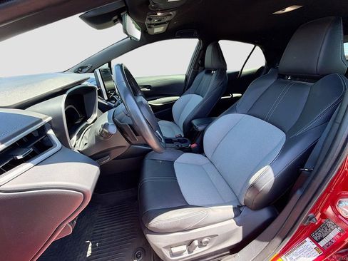 Used 2025 Toyota Corolla XSE FWD image 21