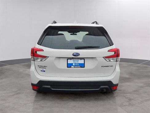 Used 2023 Subaru Forester Premium image 5