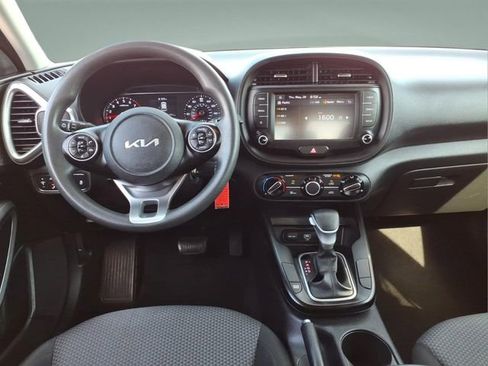 Used 2022 Kia Soul LX w/ Technology Package FWD image 16