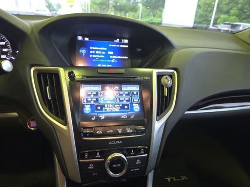 Used 2017 Acura TLX V6 w/ Technology Package FWD image 11