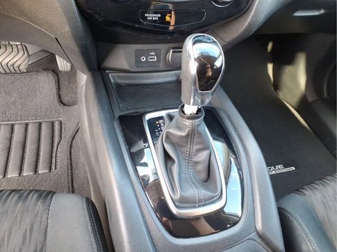 Used 2018 Nissan Rogue SV image 24