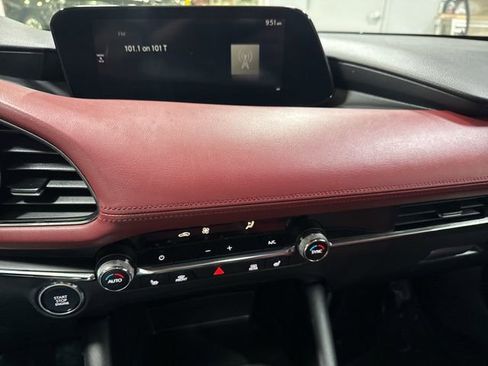 Used 2022 MAZDA MAZDA3 s image 19