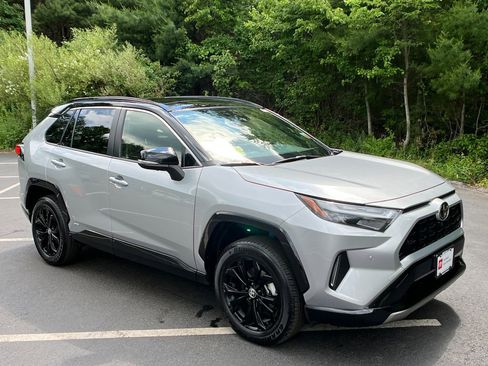 Certified 2025 Toyota RAV4 XSE w/ Advanced Technology Package AWD/4WD image 7