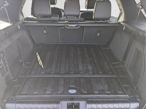 Used 2025 Land Rover Discovery S AWD/4WD image 6
