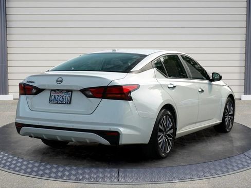 Used 2025 Nissan Altima 2.5 SV FWD image 7