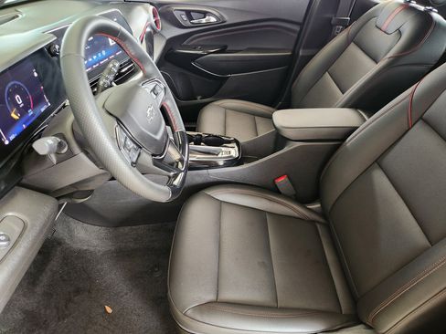 Certified 2024 Chevrolet Trax RS w/ Driver Confidence Package image 14