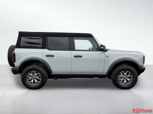 Used 2024 Ford Bronco Badlands AWD/4WD image 8