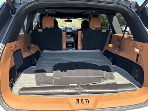 Used 2023 Lincoln Aviator Black Label w/ Dynamic Handling Package image 11