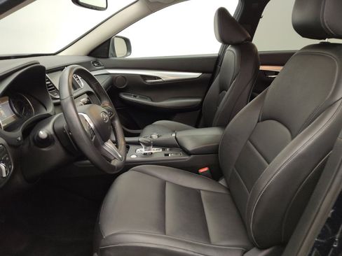 Used 2019 INFINITI QX50 Luxe w/ Navigation Package FWD image 17