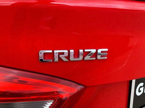 Used 2017 Chevrolet Cruze LT w/ Sun And Sound Package FWD image 32