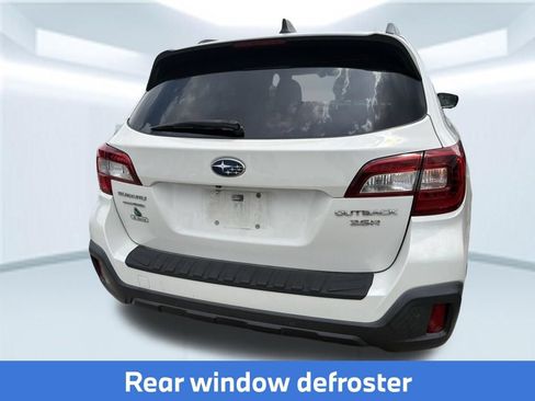 Used 2018 Subaru Outback 3.6R Touring AWD/4WD image 11