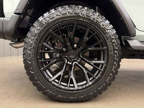Used 2024 Jeep Wrangler Unlimited AWD/4WD image 11