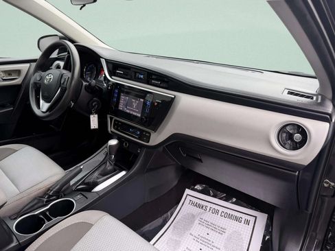Used 2017 Toyota Corolla LE w/ Carpet Mat Package (TMS) FWD image 16