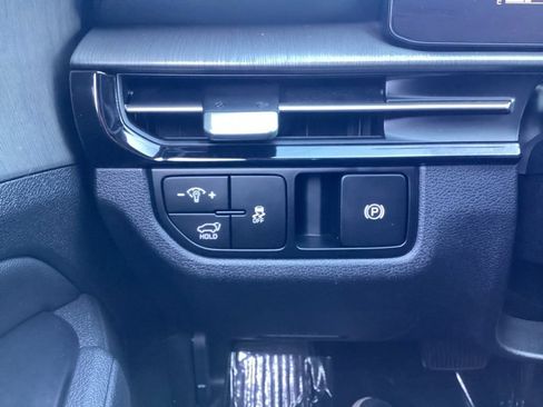 Certified 2026 Kia Sportage X-Line w/ X-Line Premium Package AWD/4WD image 32