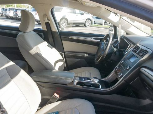 Used 2018 Ford Fusion S image 16