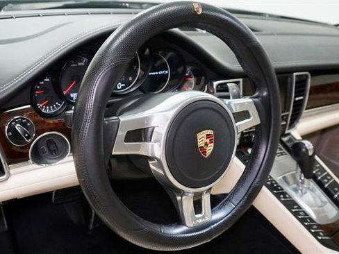 Used 2014 Porsche Panamera GTS image 10