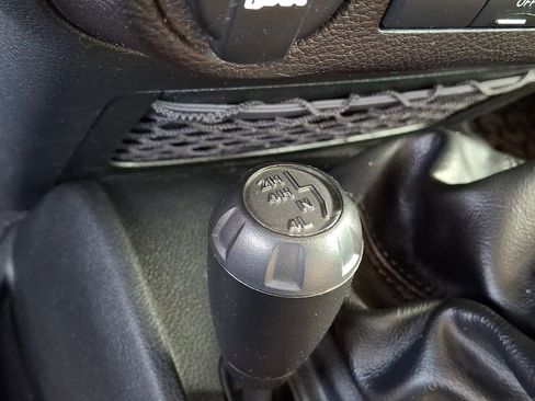 Used 2018 Jeep Wrangler Sport AWD/4WD image 26
