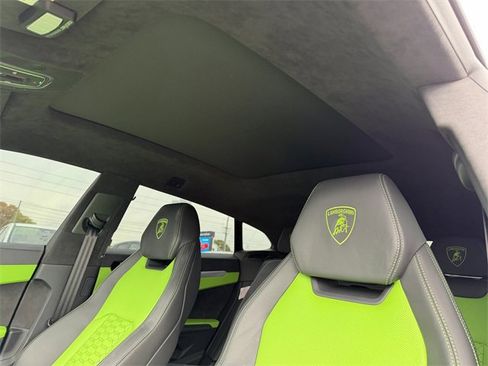 Used 2022 Lamborghini Urus image 24