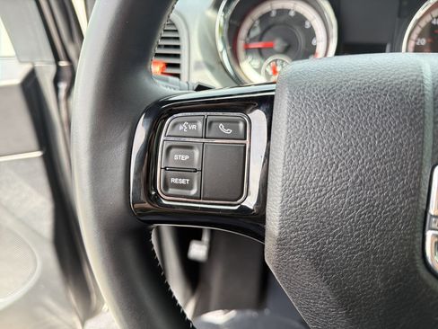 Used 2016 Dodge Grand Caravan SE FWD image 29