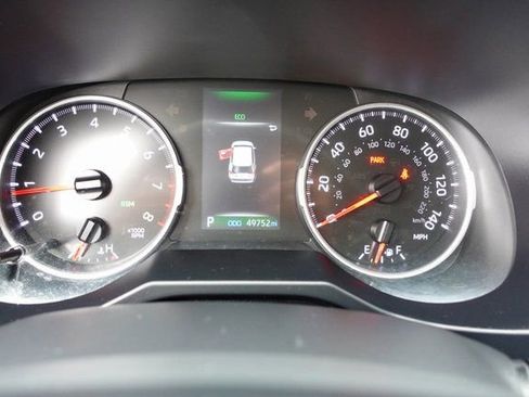 Used 2022 Toyota RAV4 XLE image 15