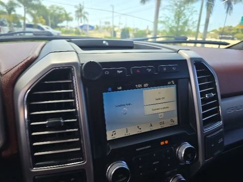 Used 2019 Ford F250 Platinum w/ Platinum Ultimate Package AWD/4WD image 11
