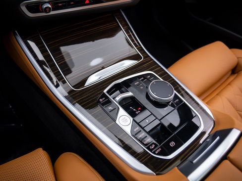 Used 2024 BMW X5 xDrive40i w/ Parking Assistance Package image 12