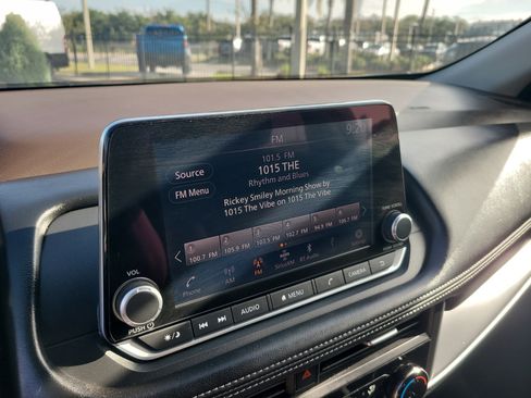 Used 2023 Nissan Rogue S FWD image 21