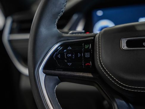 Certified 2023 Jeep Grand Cherokee Overland image 35