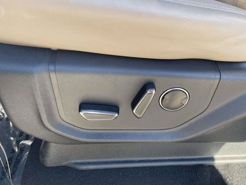 Used 2023 Ford Expedition Limited image 14