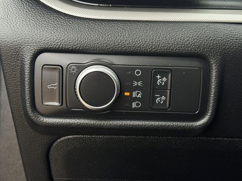 Used 2020 Ford Explorer XLT AWD/4WD image 22