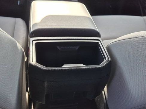 Certified 2025 Toyota Tacoma SR5 AWD/4WD image 17