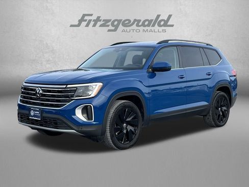 Certified 2025 Volkswagen Atlas SE image 2