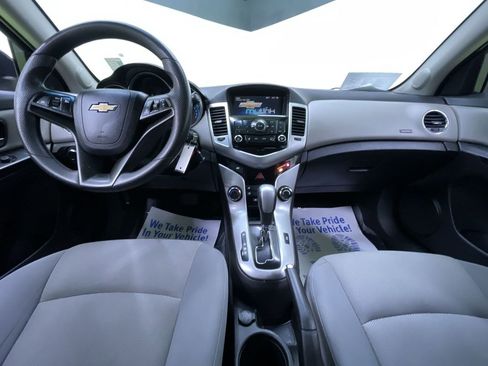 Used 2016 Chevrolet Cruze LT image 19