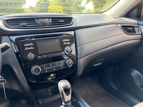 Used 2017 Nissan Rogue S FWD image 15