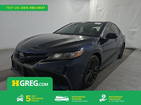 Used 2021 Toyota Camry SE FWD image 1