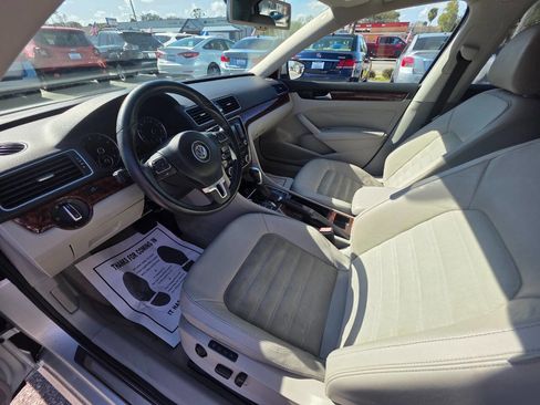Used 2012 Volkswagen Passat 3.6 SEL Premium image 10