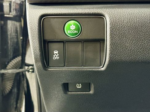 Used 2017 Honda Accord Sport image 10