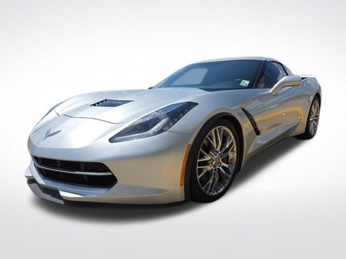 Used 2016 Chevrolet Corvette Stingray Coupe RWD image 3