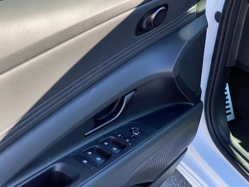 New 2026 Hyundai Elantra SEL Sport image 11