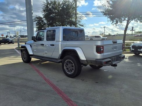 Used 2022 Jeep Gladiator Overland w/ Popular Equipment Package image 2
