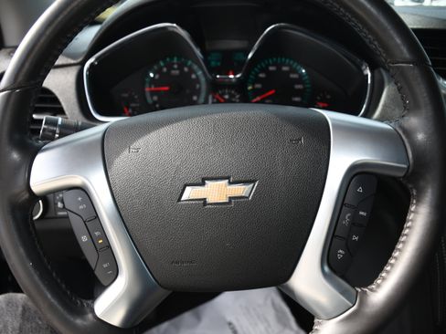 Used 2017 Chevrolet Traverse LT image 12