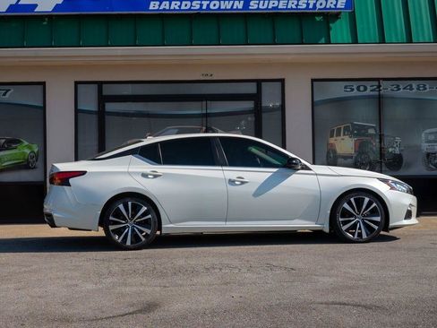 Used 2020 Nissan Altima 2.5 SR w/ Premium Package FWD image 2