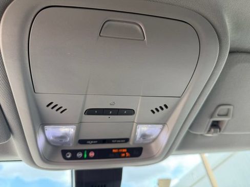 Used 2021 GMC Terrain SLT w/ Infotainment Package II FWD image 7