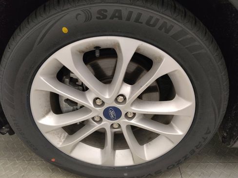 Used 2020 Ford Fusion SE image 31