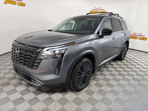 New 2026 Nissan Pathfinder SL w/ SL Premium Package FWD image 2