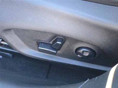 Used 2021 Jeep Renegade Latitude w/ Luxury Group I image 27