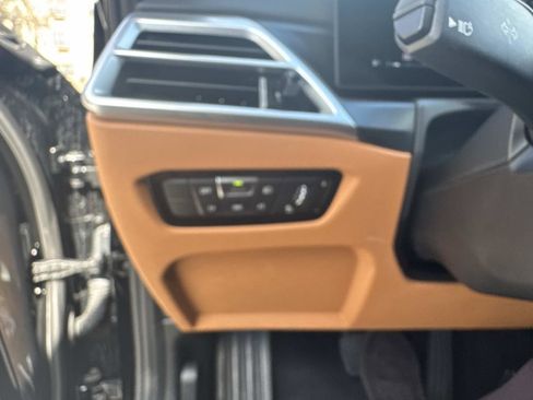 Certified 2025 BMW 330i 330i w/ Convenience Package image 30